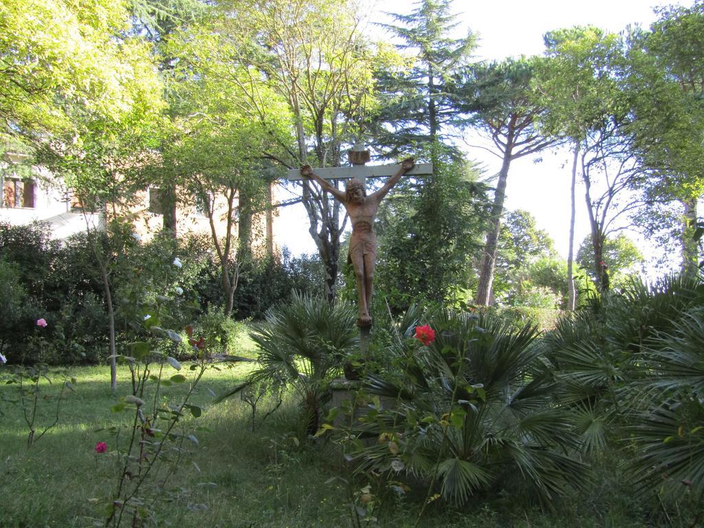 Monastero San Vincenzo - Casa Per Ferie Otel Bassano Romano Dış mekan fotoğraf